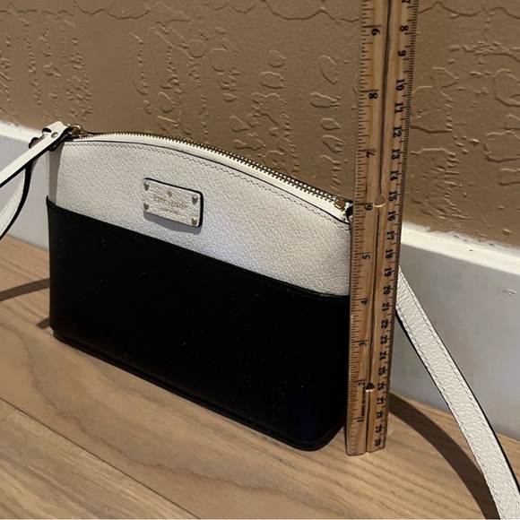 KATE SPADE ♠️ NEW YORK Shoulder Bag • EUC - Picture 10 of 10